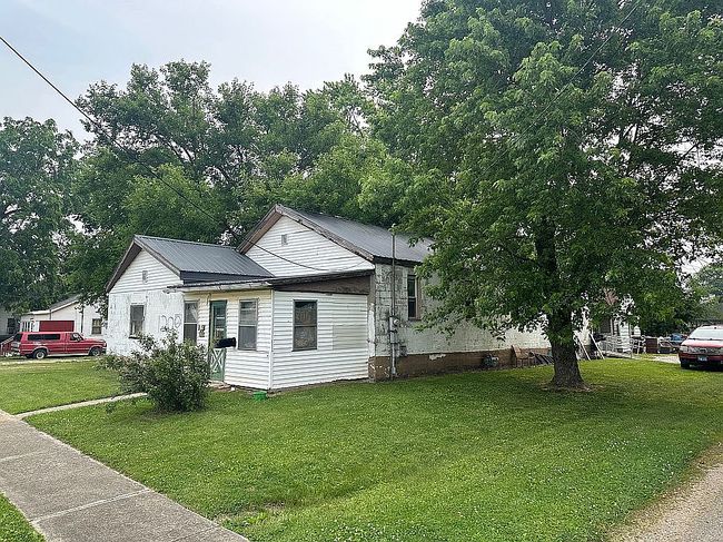 Photo of 1200 N 11th St, Mattoon, IL