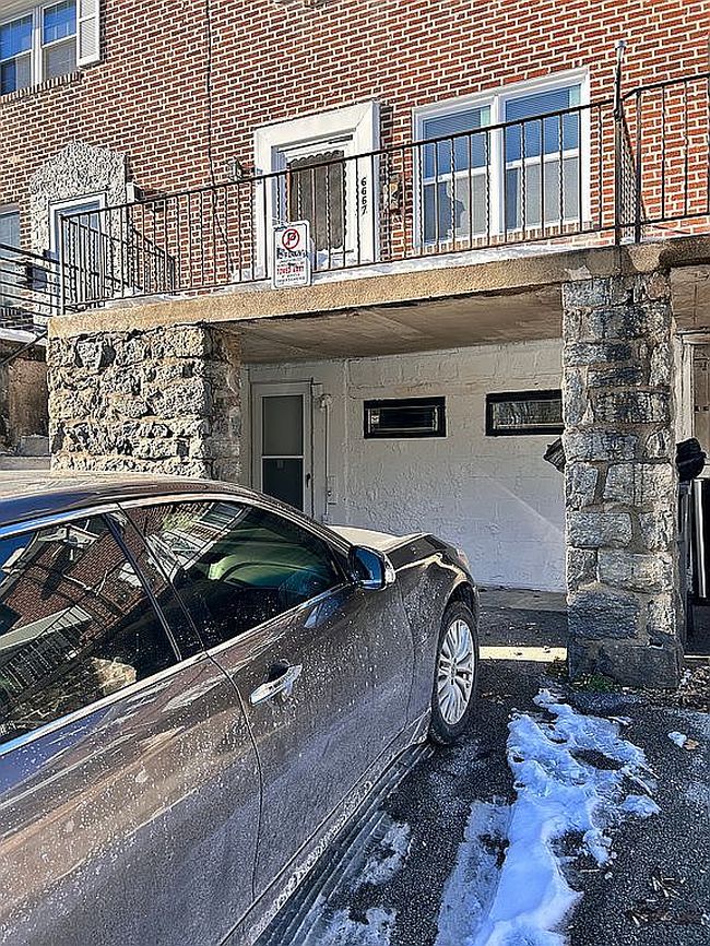 Photo of 6667 Church Ln, Upper Darby, PA