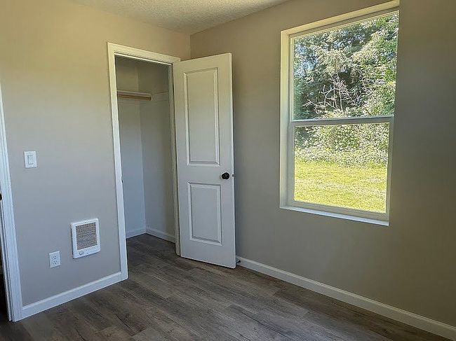 Photo of 46384 Lyons Mill City Dr, Lyons, OR
