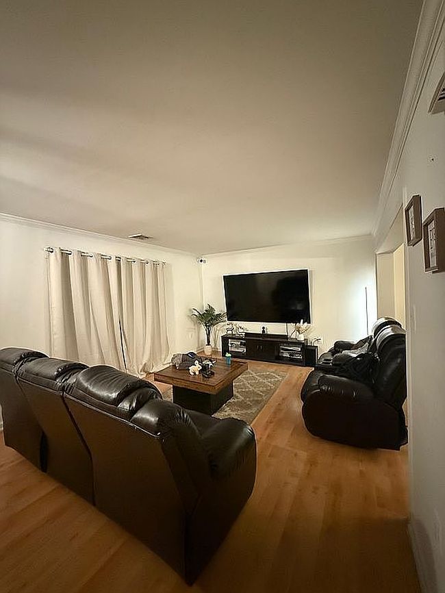 Preview of property located at 43 Komonchak Cir