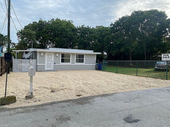 Photo of 18 Dolphin Rd