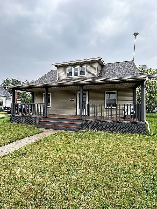 Image of 665 W Clark St