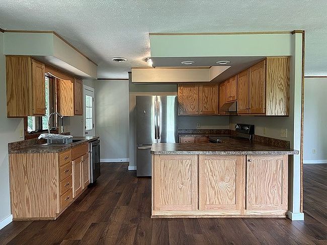 Photo of 1321 Lakeview Dr, Brownstown, IN