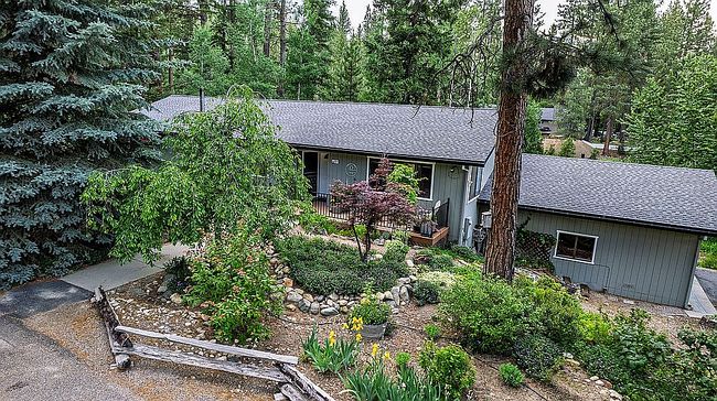 Photo of 101 Evergreen Cir, Blairsden, CA
