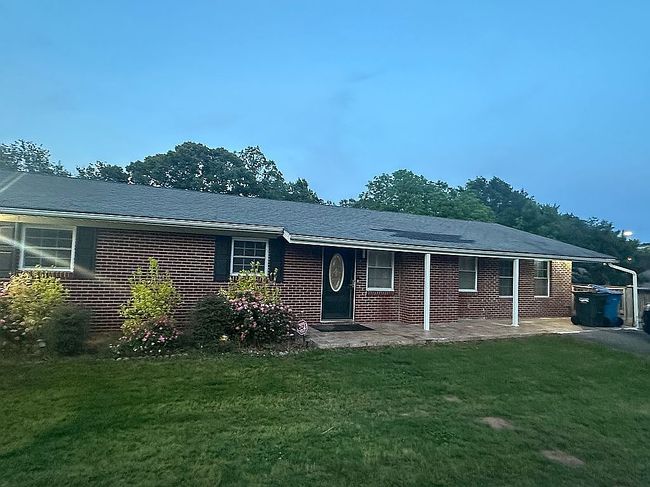 Image of 1241 2nd St Se