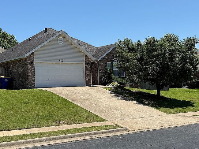 Photo of 517 Tumbleweed St, Lowell, AR