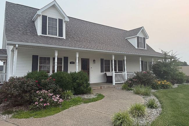 Photo of 1212 Ligo Ln, Fairfield, IL