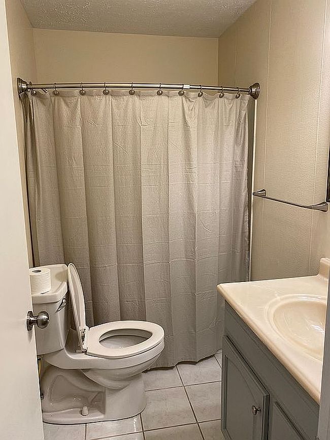 Photo of 7604 Texlyn Ct, Louisville, KY