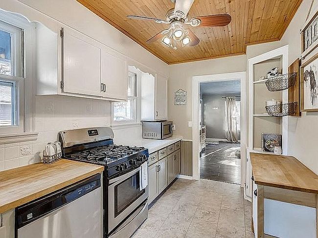 Photo of 4195 Homewood Ave, White Bear Township, MN