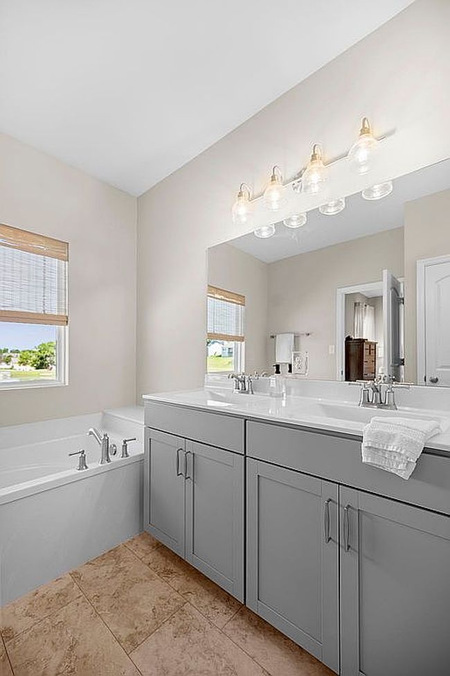 Photo of 1176 Tower Park Dr, Saint Charles, MO