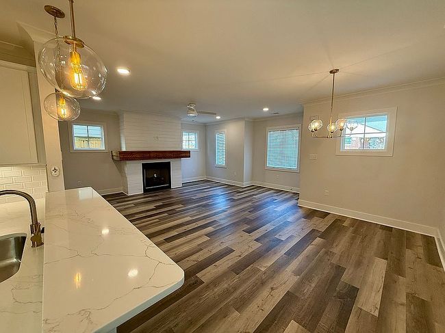 Image of 2375 Avery Ave
