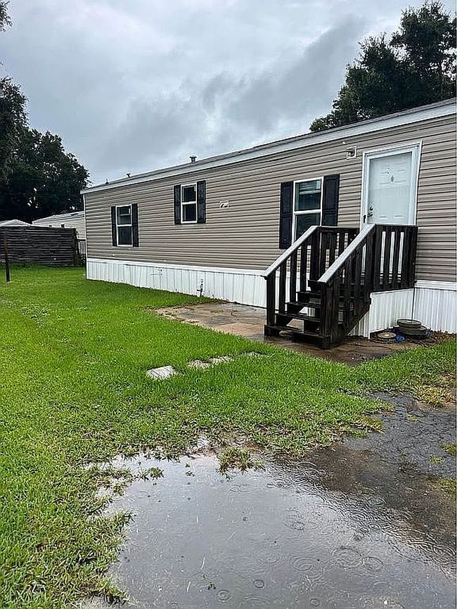 Additional photo 1 of property located at 558 E Nine Mile Rd #50