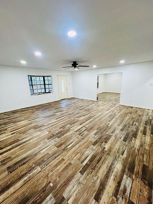 Photo of 245 Hillside Dr, Longview, TX