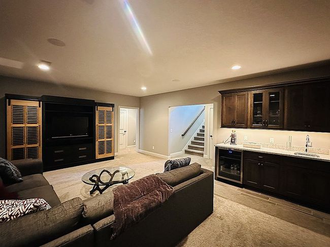 Photo of 6658 Blackberry Ln, Bettendorf, IA