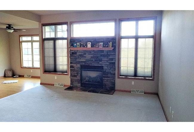 Image of 1387 Mamerow Ln W