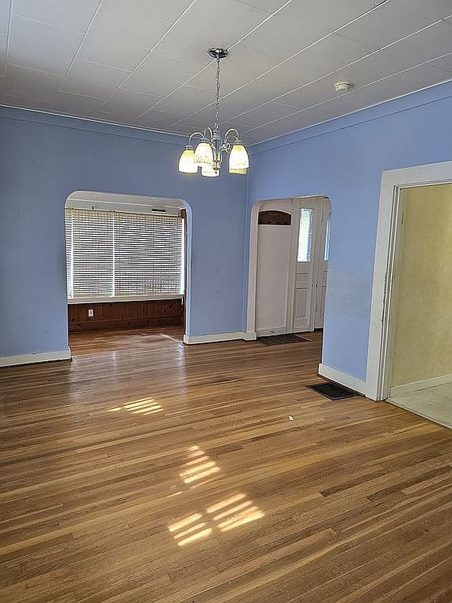 Photo of 3744 Se Market St, Portland, OR