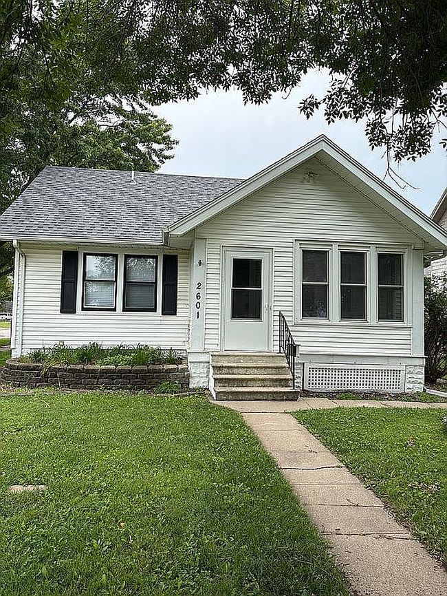 Photo of 2601 S 8th St, Council Bluffs, IA