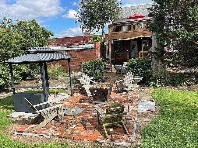 Image of 421 Monroe St