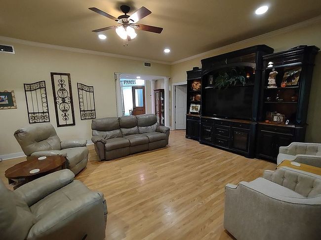 Additional photo 3 of property located at 71 Rosewood St