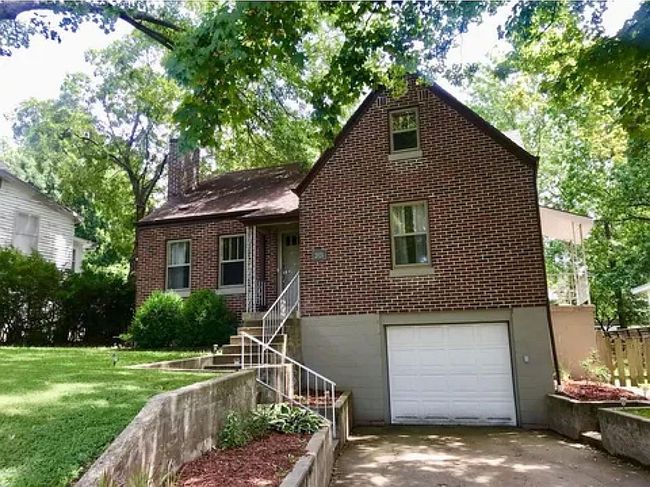 Image of 2021 Meadow Ln