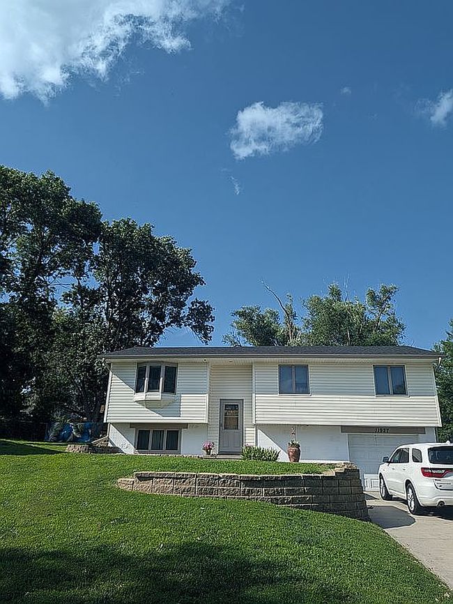 Photo of 11927 N 157th Cir, Bennington, NE