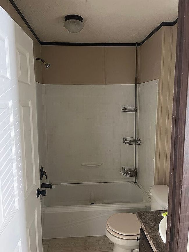 Photo of 10401 Southwest Hwy Trailer 14C, Worth, IL