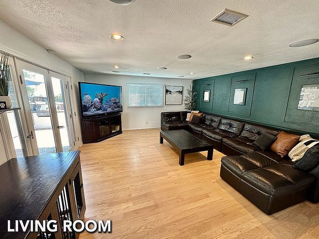 Photo of 23434 Balmoral Ln, West Hills, CA