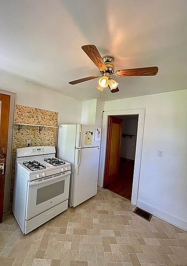 Image of 627 Locust St