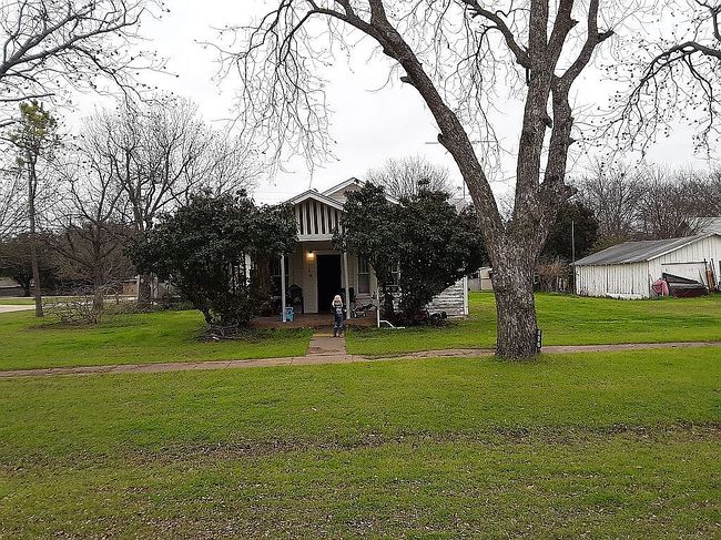 Photo of 606 N San Jacinto St, Whitney, TX