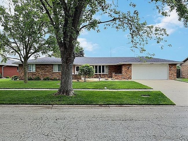 Image of 813 Maple Ln