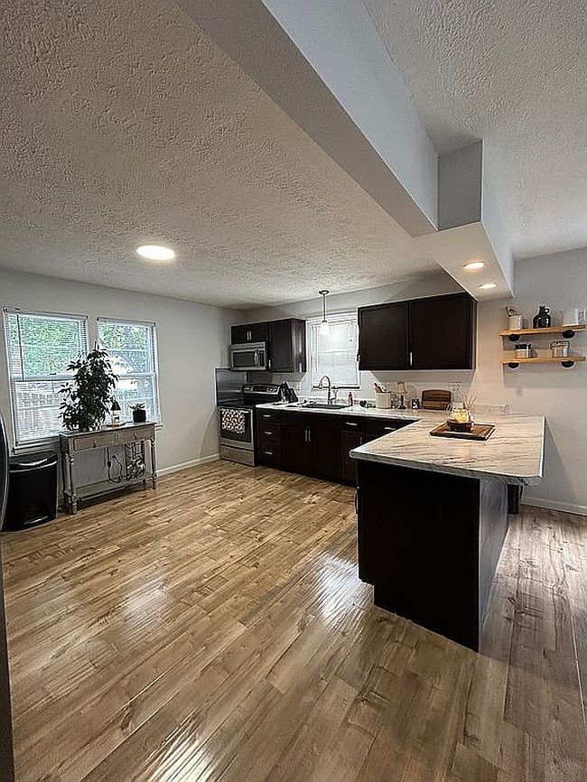 Photo of 321 N 1st St, Breese, IL