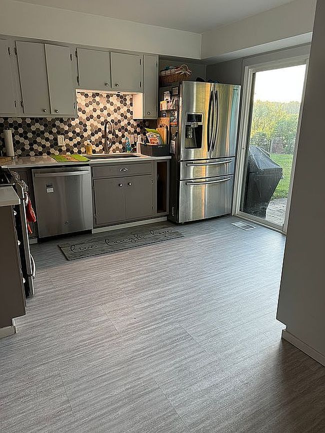 Photo of 410 W 4th St, Williamstown, WV