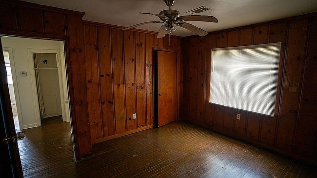 Image of 421 Lawrence Rd