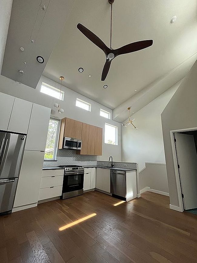 Image of 913 Duncan Ln #102