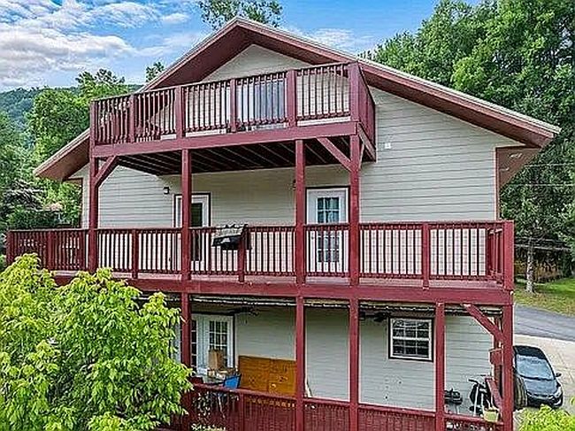 Photo of 303 Church St, Gatlinburg, TN