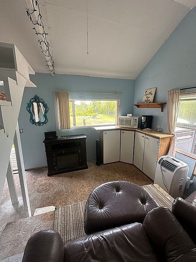 Photo of 6237 Grand Point Rd, Presque Isle, MI