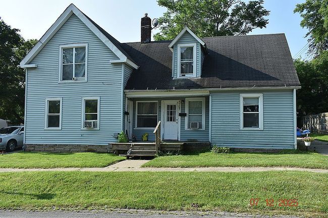 Photo of 915 State St