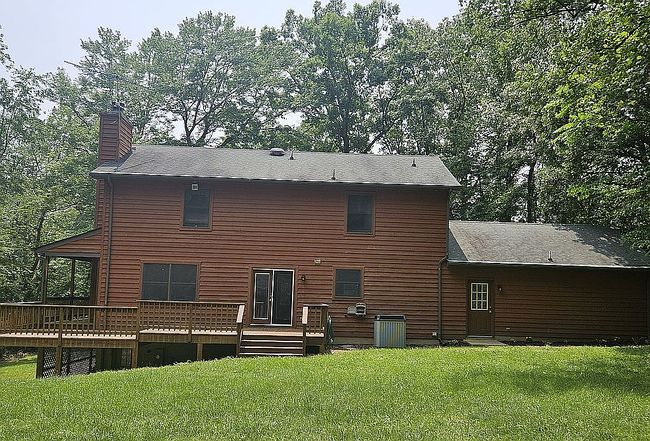 Photo of 19165 Shadow Springs Ct, Jeffersonton, VA
