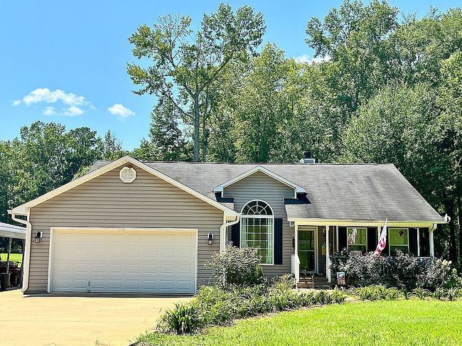 Photo of 201 Lay Lake Ln, Sylacauga, AL