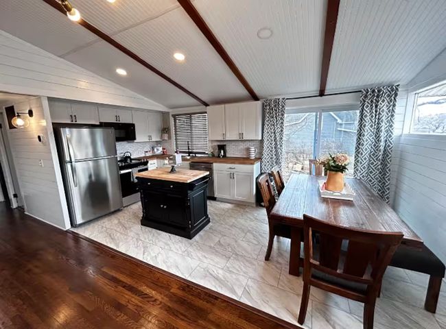 Additional photo 1 of property located at 203 W 8th St