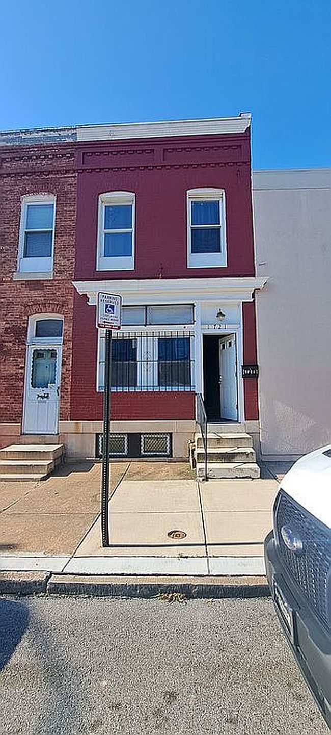Photo of 1721 E Oliver St, Baltimore, MD