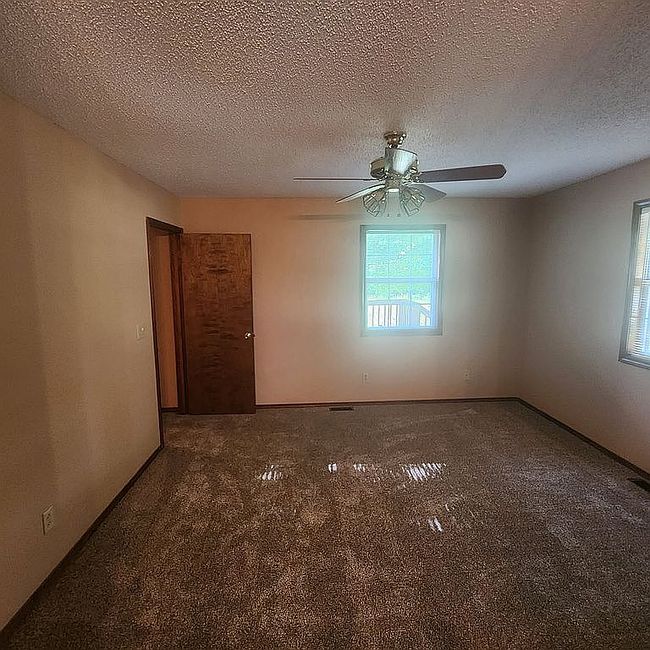 Photo of 1702 S Mckinley Ave, Joplin, MO