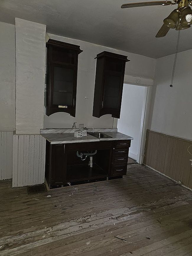 Image of 1812 Central Ave