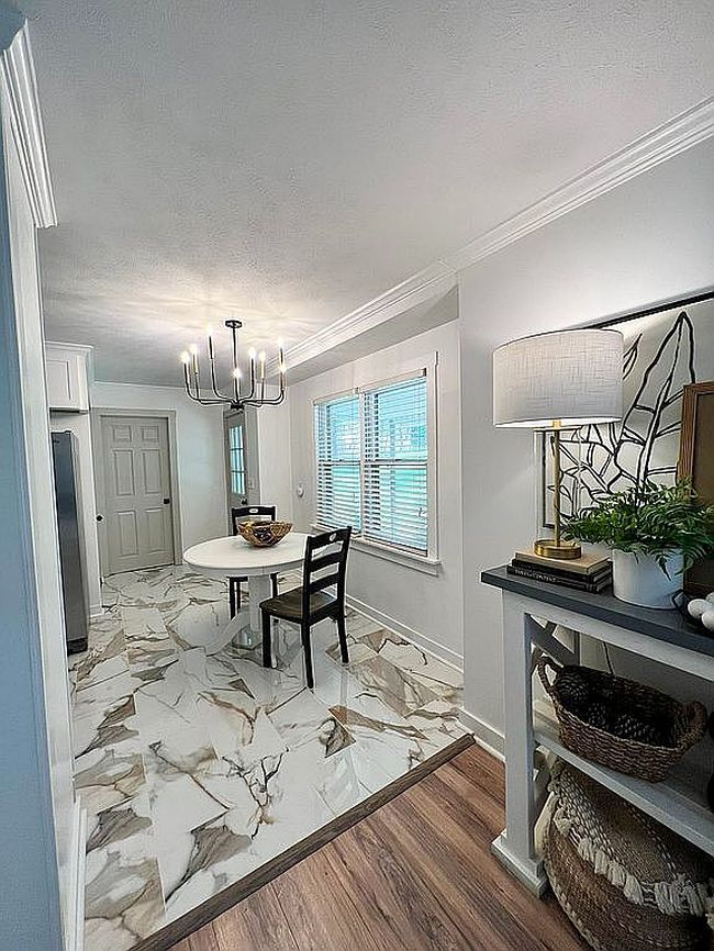 Image of 125 S Hawk Dr