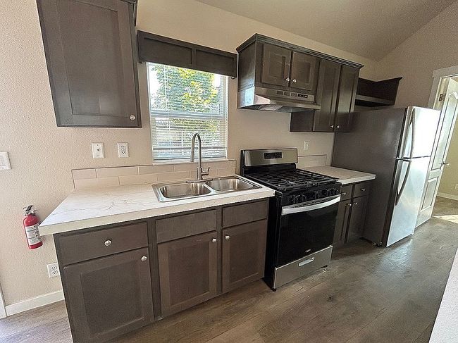 Additional photo 3 of property located at 4720 Ne 110th Ave Unit 1