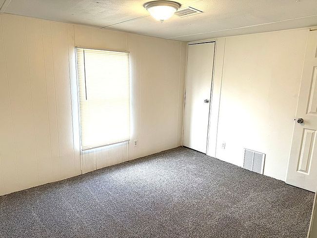 Photo of 3323 Iowa St, Lawrence, KS