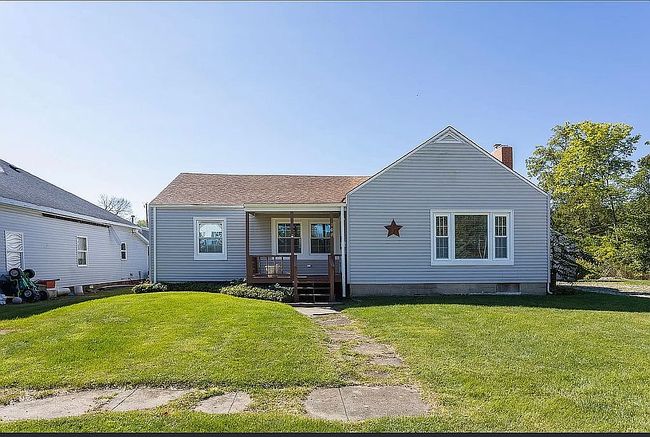 Photo of 107 W Carroll St