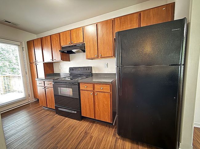Image of 401 White Oak Trce