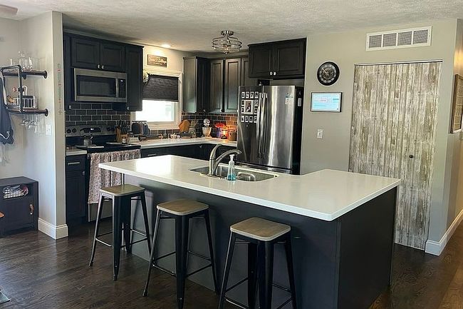 Photo of 7 W Garden Ave, Pontiac, IL