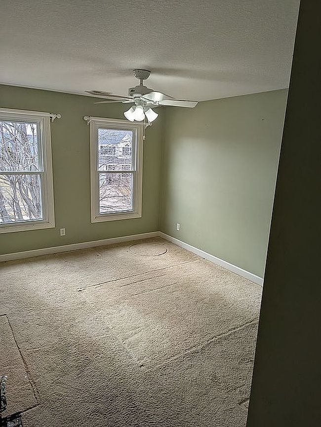 Image of 950 W Maple Ct